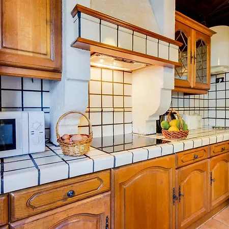 Mimosa Villa *